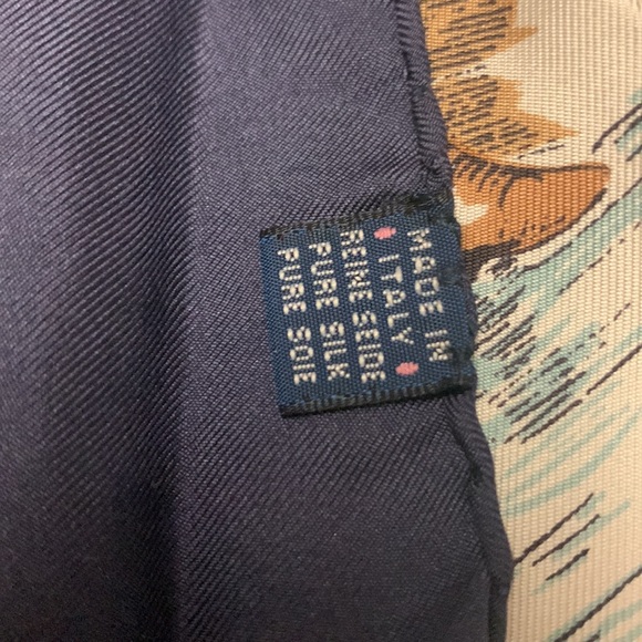 Burberry silk scarf - Picture 7 of 8